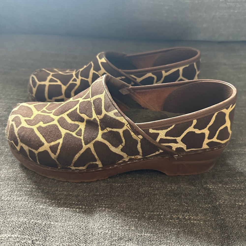 Sanita Giraffe Print Clog size 41